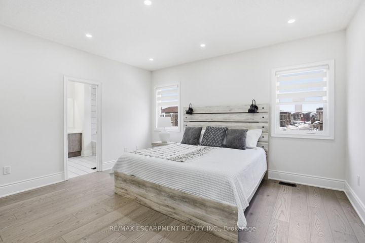 Photo 23 at 195 Granite Ridge Trail, Waterdown, Hamilton