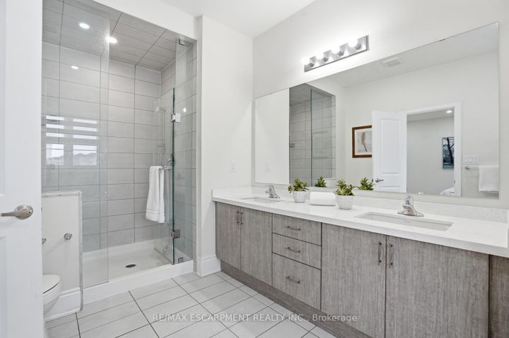 Photo 25 at 195 Granite Ridge Trail, Waterdown, Hamilton