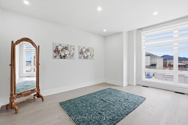 Photo 32 at 195 Granite Ridge Trail, Waterdown, Hamilton