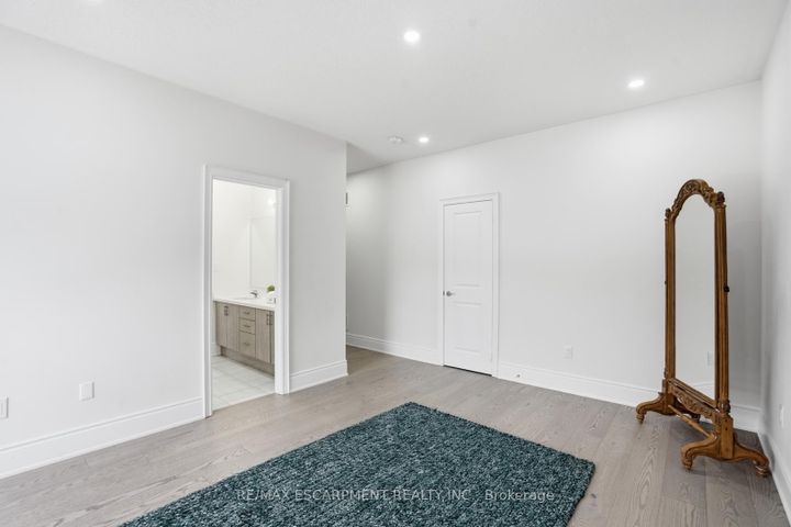 Photo 34 at 195 Granite Ridge Trail, Waterdown, Hamilton