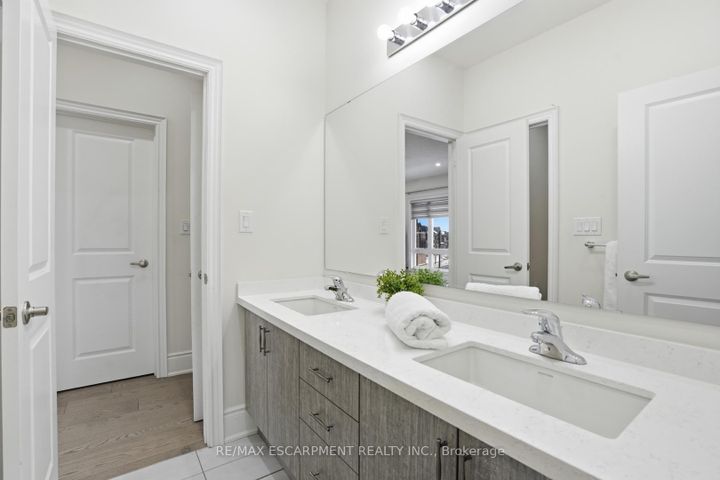 Photo 35 at 195 Granite Ridge Trail, Waterdown, Hamilton