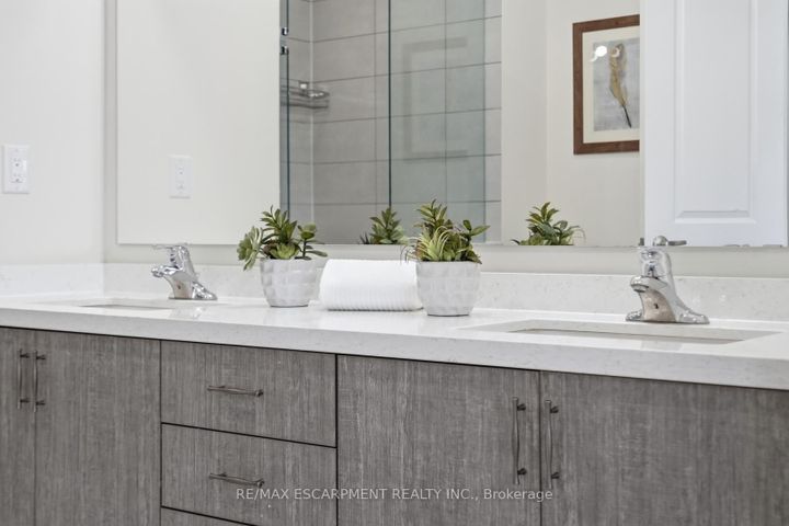 Photo 38 at 195 Granite Ridge Trail, Waterdown, Hamilton