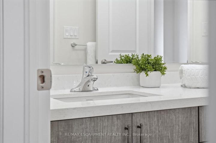 Photo 41 at 195 Granite Ridge Trail, Waterdown, Hamilton