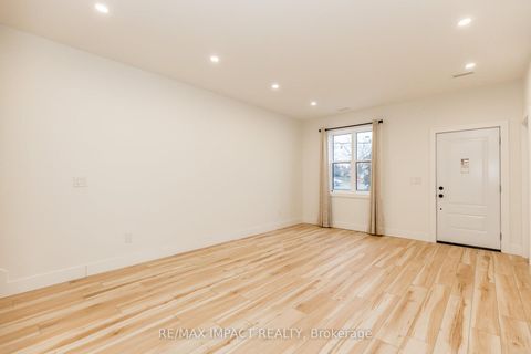 Photo 6 at 781 Oliva Street, West Shore, Pickering