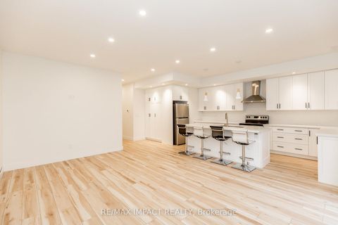 Photo 12 at 781 Oliva Street, West Shore, Pickering