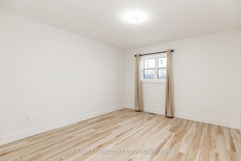 Photo 23 at 781 Oliva Street, West Shore, Pickering