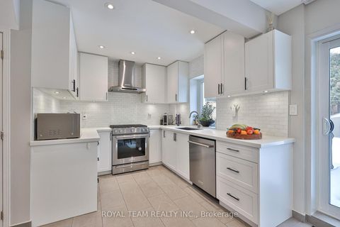 Photo 15 at 91 South Kingsway Way, Swansea, Toronto