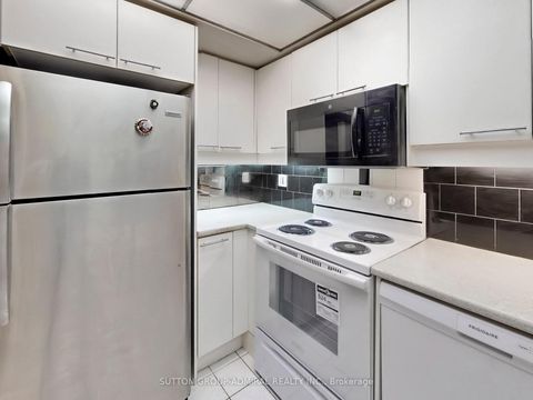 Photo 8 at 103 - 18 Hollywood Avenue, Willowdale East, Toronto