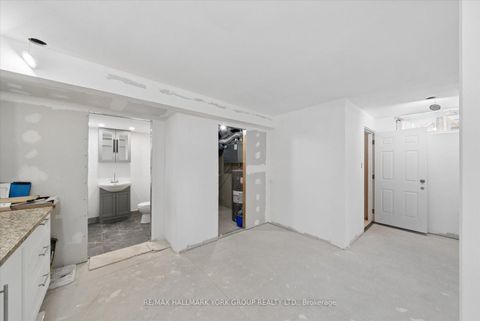 Photo 27 at 27008 Kennedy Road, Historic Lakeshore Communities, Georgina