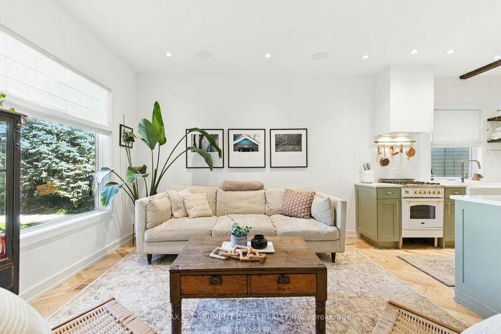 Photo 6 at 369 Charlton Avenue W, Kirkendall, Hamilton