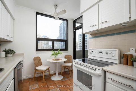 Photo 16 at 702 - 86 Gloucester Street, Yonge Corridor, Toronto