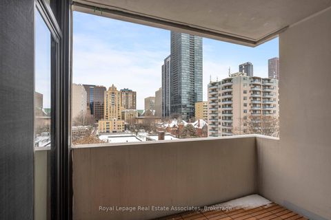 Photo 18 at 702 - 86 Gloucester Street, Yonge Corridor, Toronto