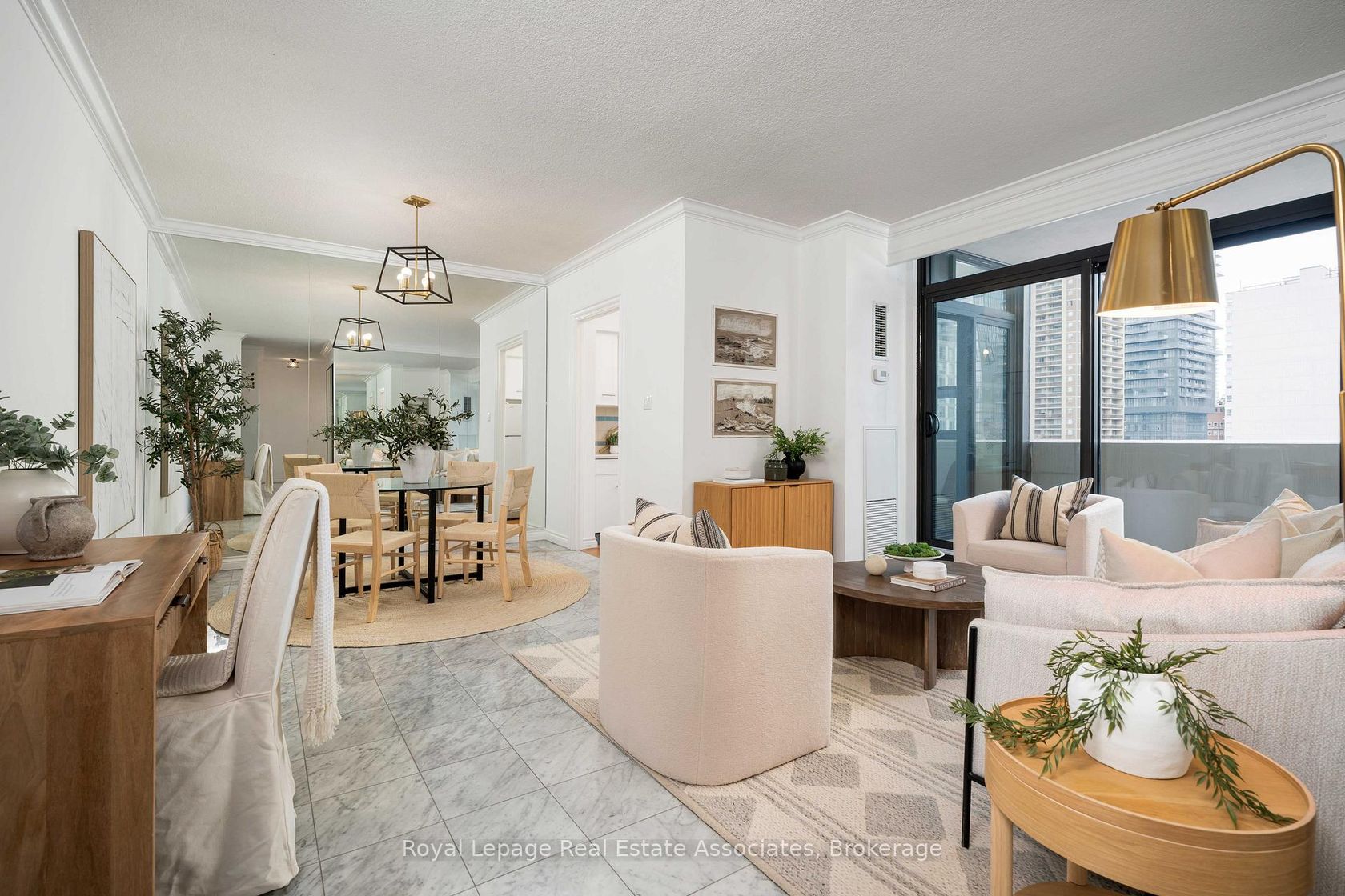 702 - 86 Gloucester Street, Yonge Corridor, Toronto photo number 2