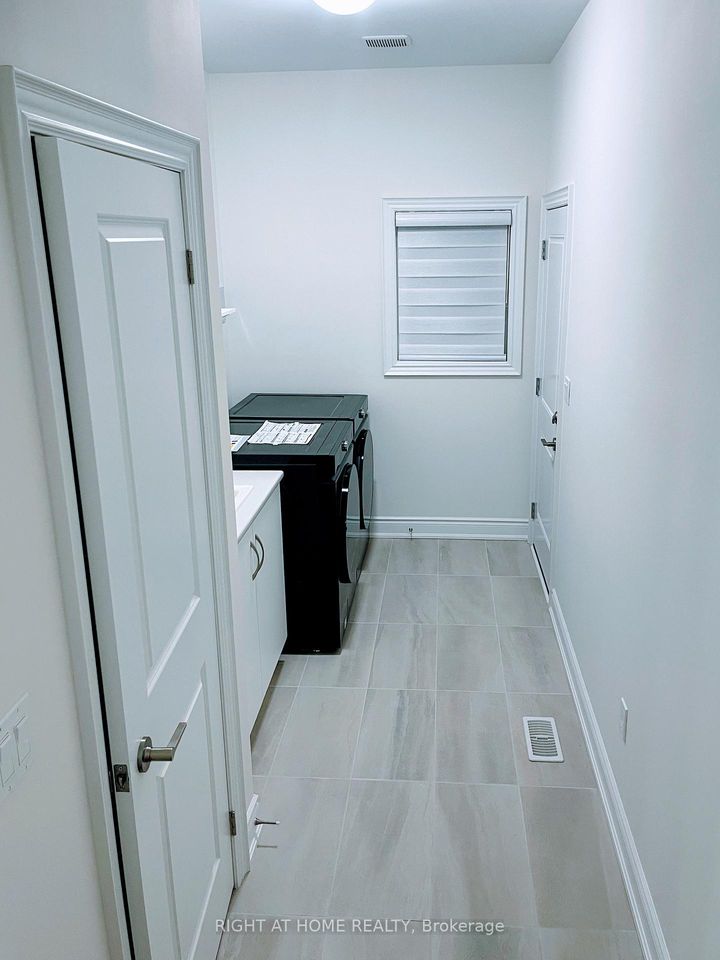 Photo 4 at 38 Gladmary Drive, Bram West, Brampton