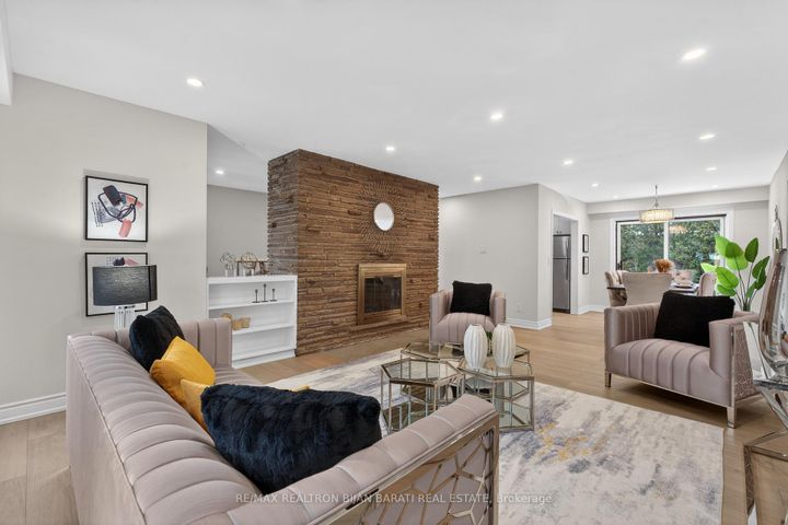 Photo 5 at 86 Heathview Avenue, Bayview Village, Toronto