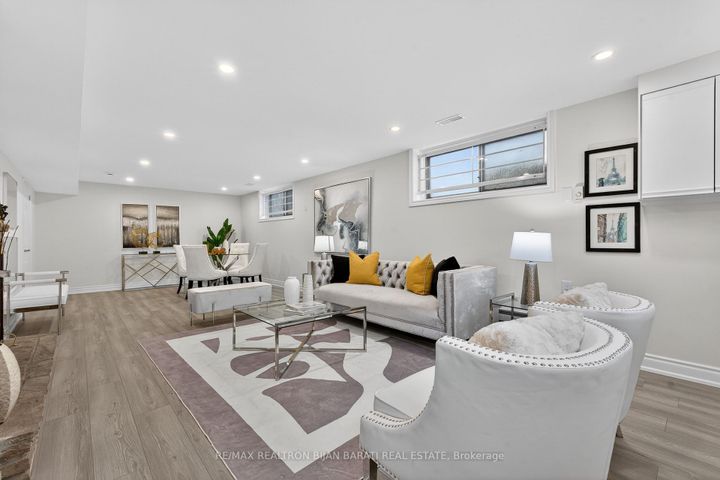 Photo 29 at 86 Heathview Avenue, Bayview Village, Toronto