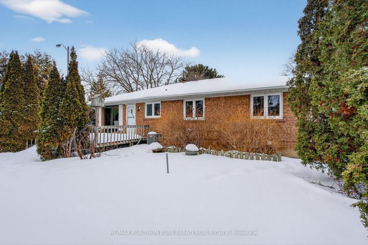 Photo 40 at 86 Heathview Avenue, Bayview Village, Toronto