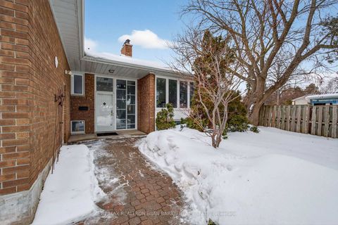 Photo 1 at 86 Heathview Avenue, Bayview Village, Toronto
