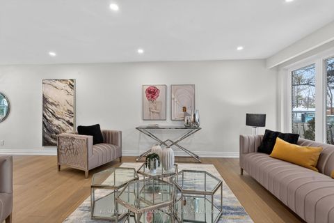 Photo 2 at 86 Heathview Avenue, Bayview Village, Toronto