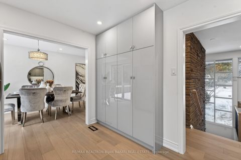 Photo 18 at 86 Heathview Avenue, Bayview Village, Toronto