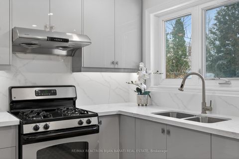 Photo 19 at 86 Heathview Avenue, Bayview Village, Toronto