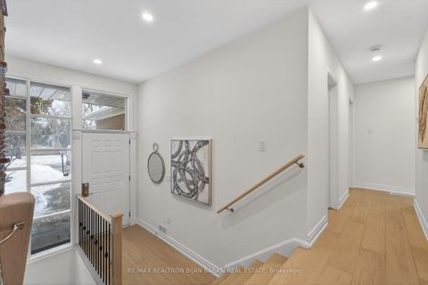 Photo 20 at 86 Heathview Avenue, Bayview Village, Toronto