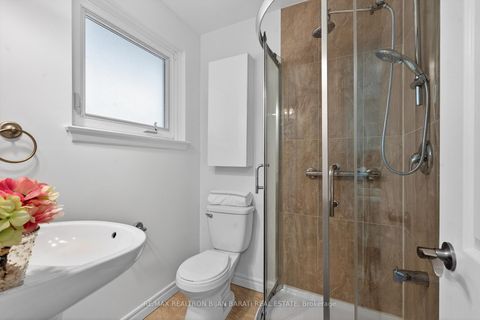 Photo 26 at 86 Heathview Avenue, Bayview Village, Toronto