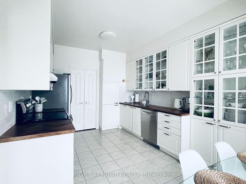 Photo 3 at Lph06 - 188 Doris Avenue, Willowdale East, Toronto