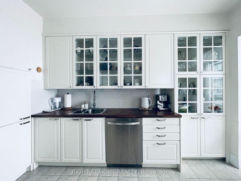 Photo 4 at Lph06 - 188 Doris Avenue, Willowdale East, Toronto