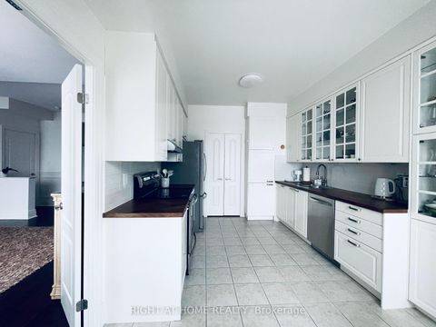 Photo 6 at Lph06 - 188 Doris Avenue, Willowdale East, Toronto