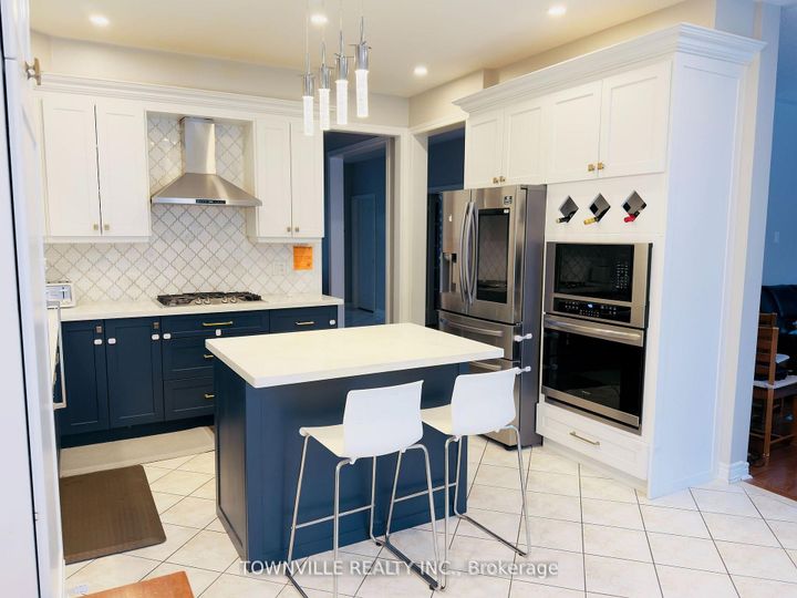 Photo 3 at 26 Messina Avenue, Bram West, Brampton