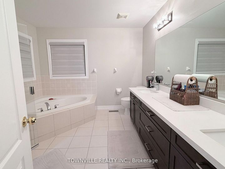 Photo 11 at 26 Messina Avenue, Bram West, Brampton