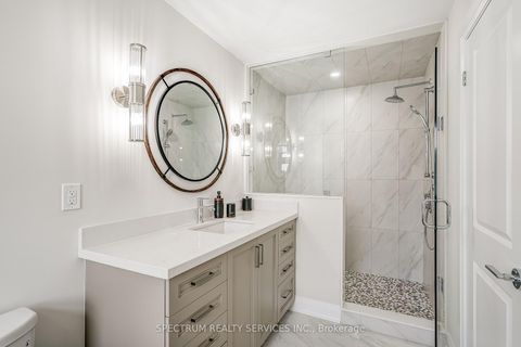 Photo 12 at 139 Adario Crescent, Vellore Village, Vaughan