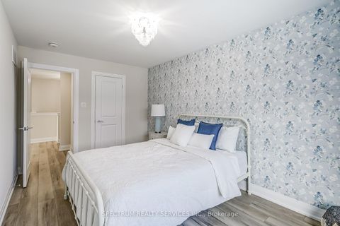 Photo 13 at 139 Adario Crescent, Vellore Village, Vaughan