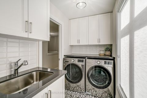 Photo 14 at 139 Adario Crescent, Vellore Village, Vaughan