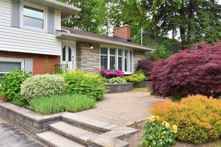 Photo 4 at 626 Vanderburgh Drive, LaSalle, Burlington