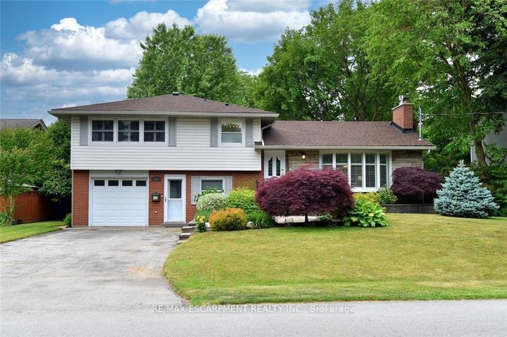 Photo 5 at 626 Vanderburgh Drive, LaSalle, Burlington