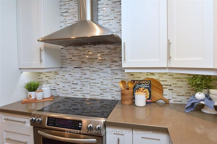 Photo 15 at 626 Vanderburgh Drive, LaSalle, Burlington