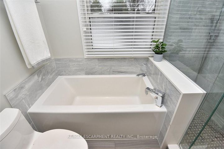 Photo 31 at 626 Vanderburgh Drive, LaSalle, Burlington