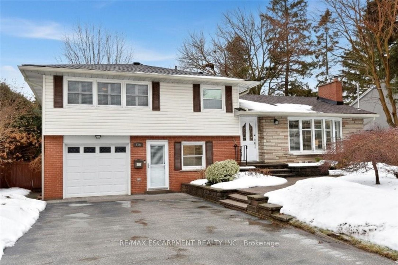 626 Vanderburgh Drive, LaSalle, Burlington 