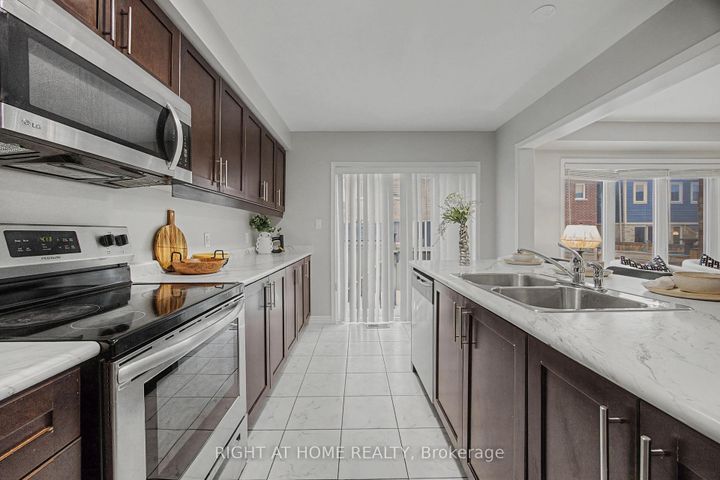 Photo 18 at 1235 Mulroney Heights, FO Ford, Milton