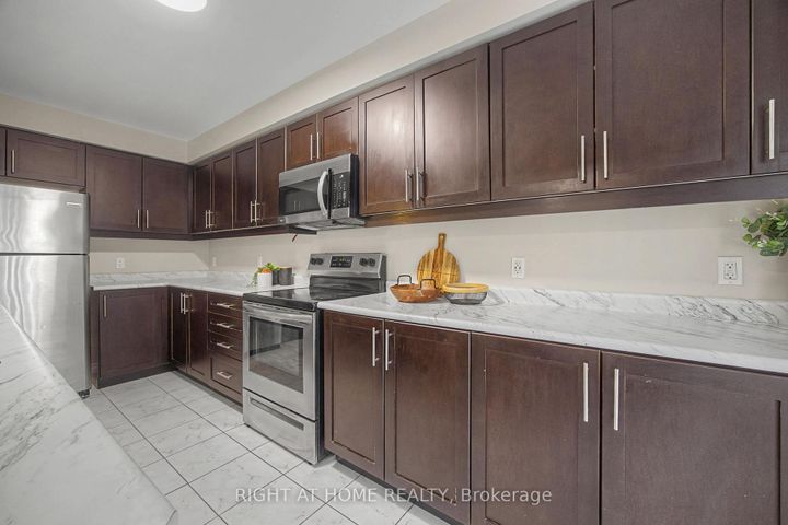 Photo 19 at 1235 Mulroney Heights, FO Ford, Milton