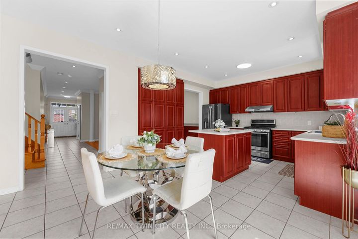 Photo 8 at 6 Canarygrass Drive, Wellington, Brampton