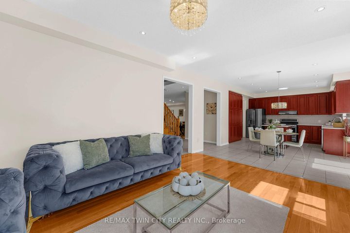 Photo 16 at 6 Canarygrass Drive, Wellington, Brampton