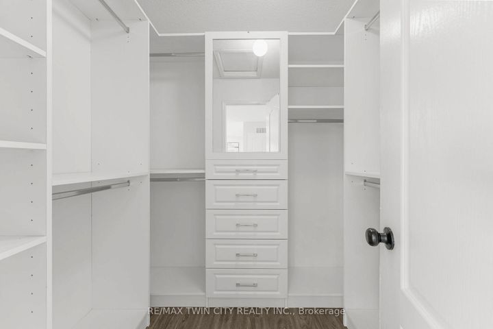 Photo 17 at 6 Canarygrass Drive, Wellington, Brampton