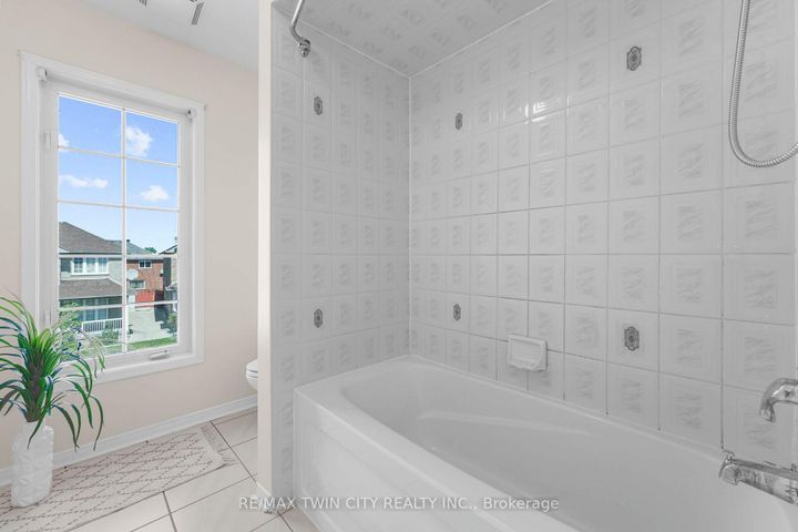 Photo 18 at 6 Canarygrass Drive, Wellington, Brampton