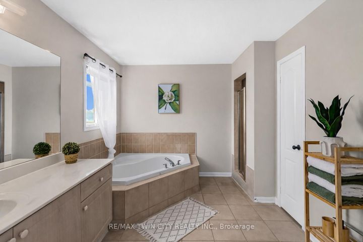 Photo 19 at 6 Canarygrass Drive, Wellington, Brampton