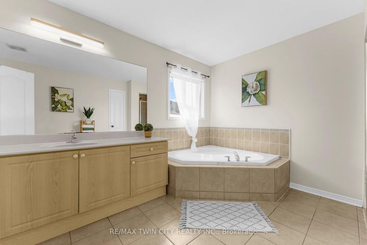 Photo 23 at 6 Canarygrass Drive, Wellington, Brampton