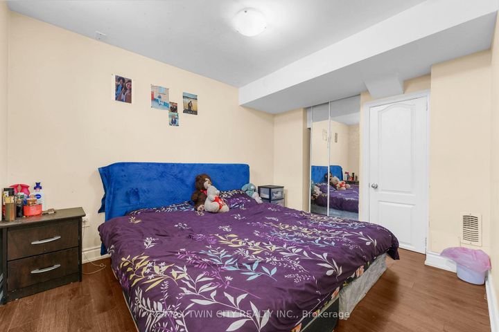 Photo 33 at 6 Canarygrass Drive, Wellington, Brampton