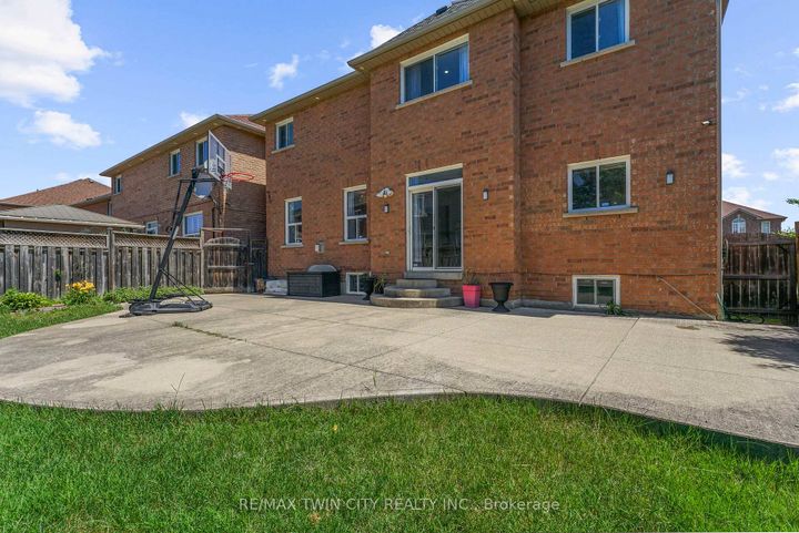 Photo 39 at 6 Canarygrass Drive, Wellington, Brampton